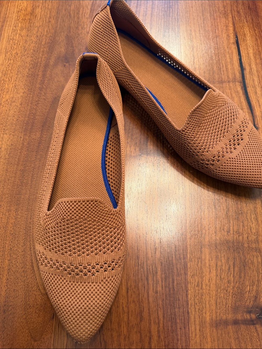 Women’s Pointed Knit Slip-On Flats in Cognac size 8
